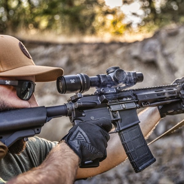 Luneta celownicza Vortex Strike Eagle 1-10x24 FFP 30 mm AO EBR-8 BDC MOA/MRAD