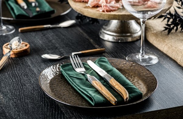 Noże Laguiole do steków Luxury Line  drewno oliwne  6 szt.