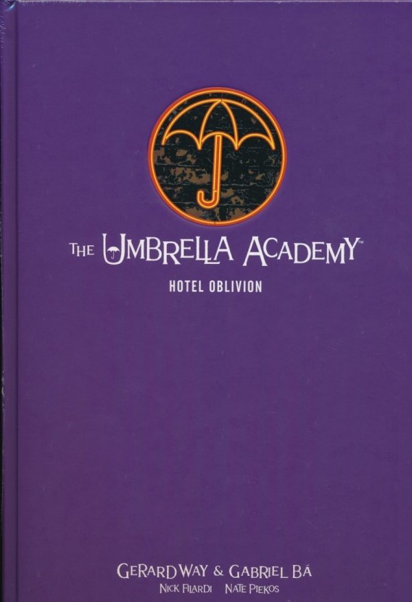 UMBRELLA ACADEMY LIBRARY EDITION VOL 03 HOTEL OBLIVION HC [9781506716466]
