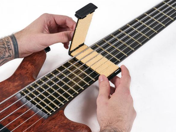 ROCKCARE Czyścik do strun String Jet 86