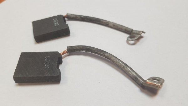 Szczotki węglowe SZ-013 wym.6,3x20x25