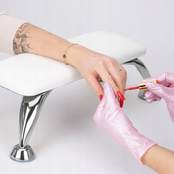 Podpórka do manicure na srebrnych nóżkach Molly Nails biała