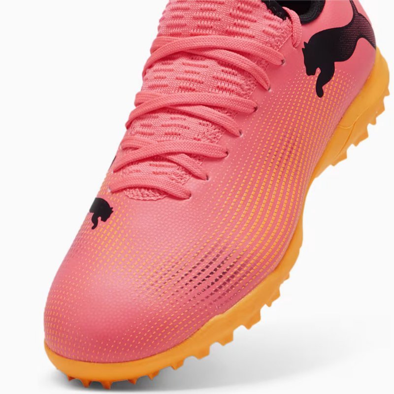Buty Puma Future 7 Play TT Jr 107737-03 różowy 38