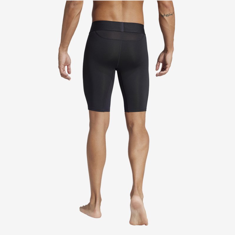 Spodenki adidas TechFit JP1477 czarny XL