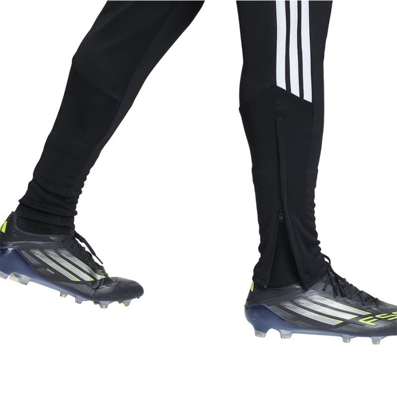 Spodnie adidas TIRO 26 Training Pants JY7230 czarny XXXL