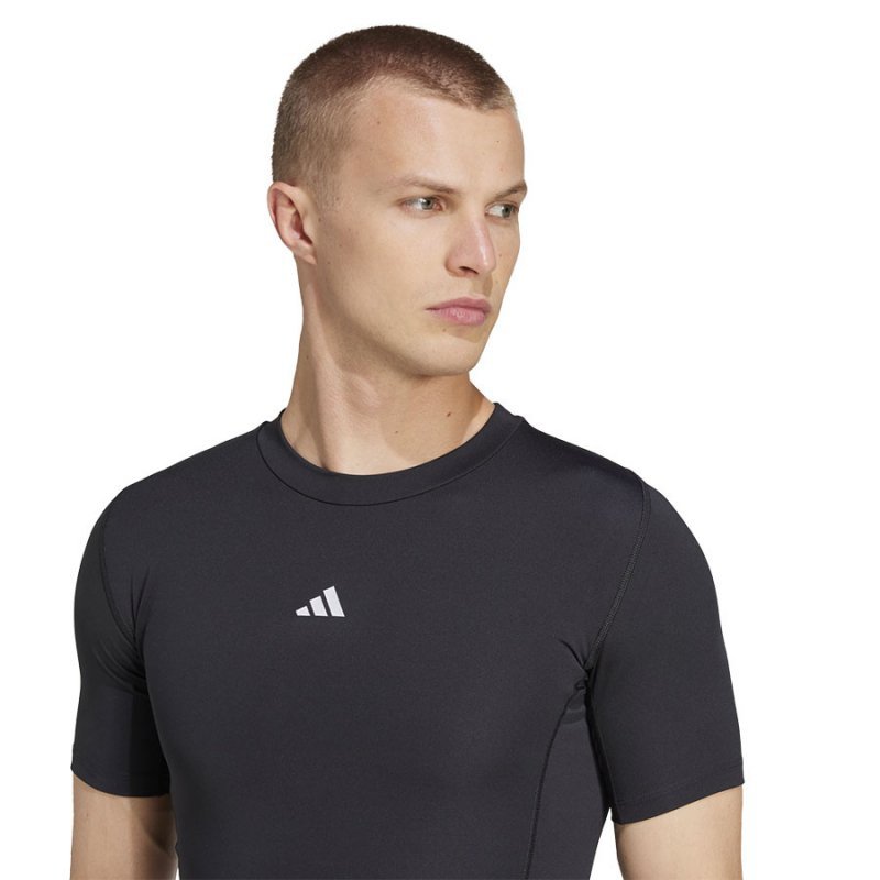 Koszulka adidas TECHFIT SS Tee JP4674 czarny L
