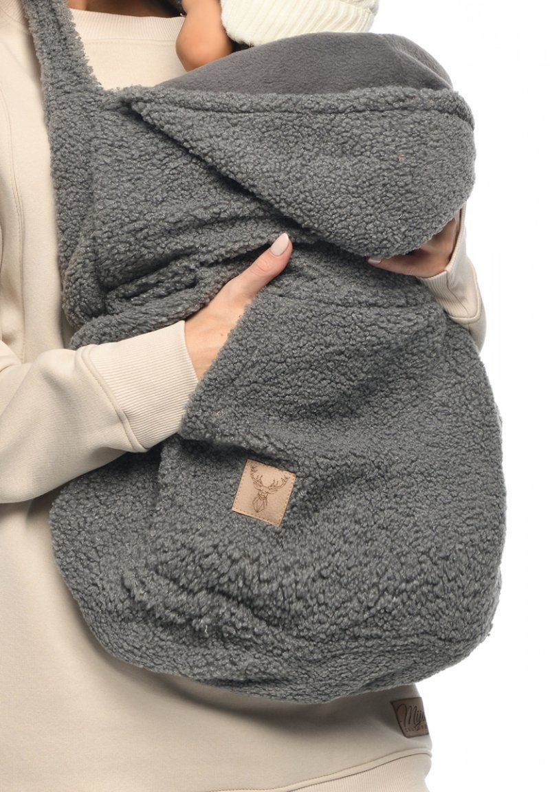 MijaCulture - ciepła osłonka baranek / miś / polar TEDDY uniwersalna do nosidełka, chusty dla niemowląt M025 szary
