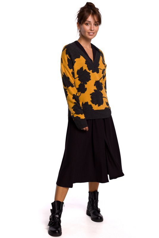 Be Knit BK056 Sweter w kwiaty - model 3