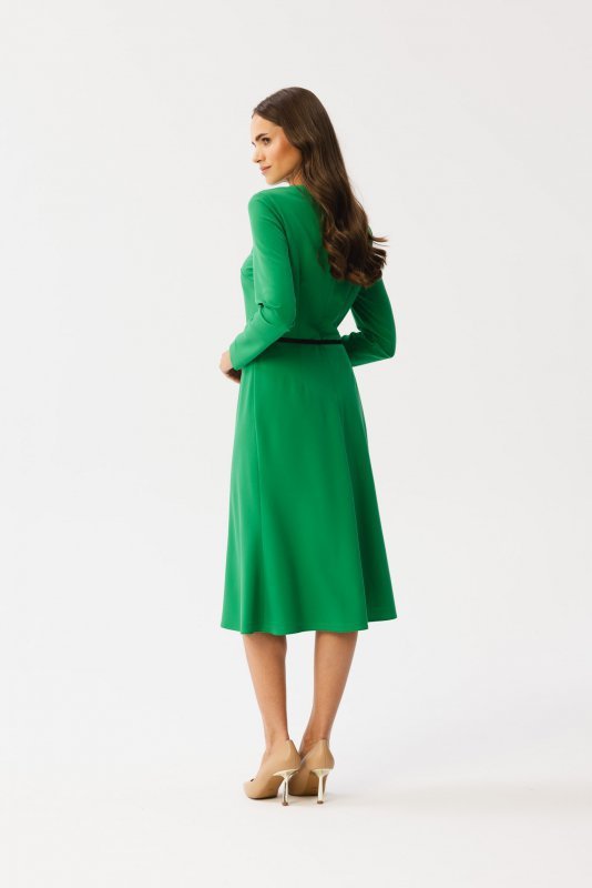 Stylove S347 Sukienka z przeszyciami na dekolcie - soczysty zielony