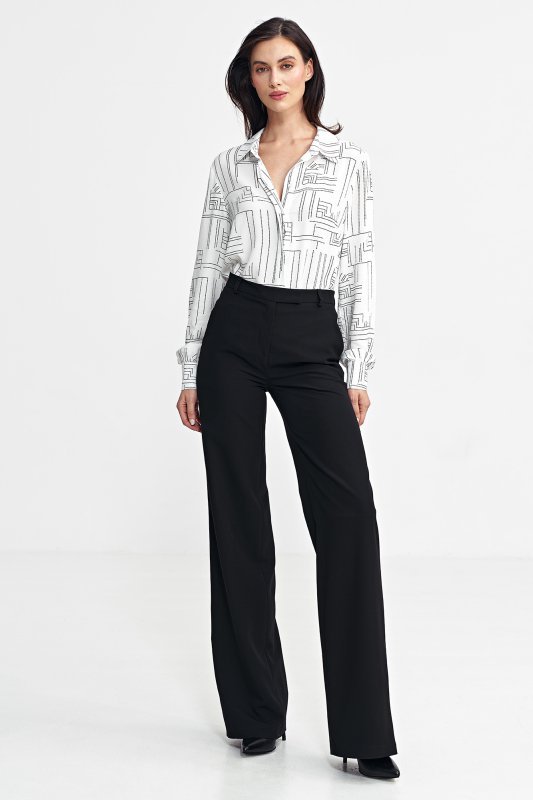 Nife Spodnie bootcut, z krytym guzikiem - czarny - SD101