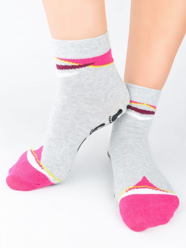 NOVITI SKARPETY TRAMPOLINY ABS SB131