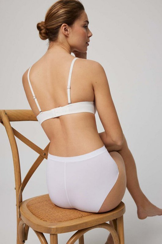 Figi Ysabel Mora 19697