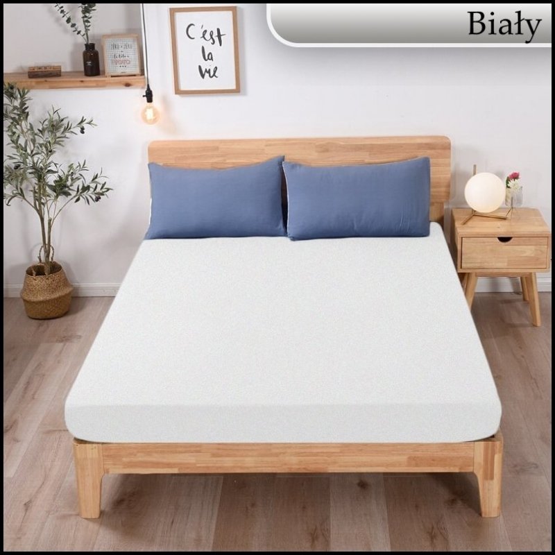 PRZEŚCIERADŁO FROTTE Z GUMKĄ 70x140 cm KWADRAT