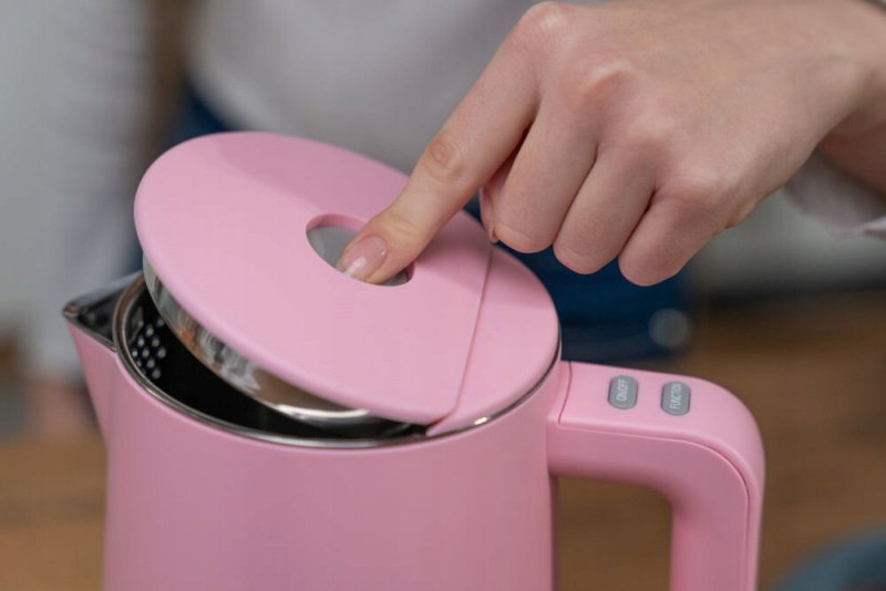 Czajnik elektryczny Götze & Jensen KT940P Różowy 1800 W 1,5 l różowy