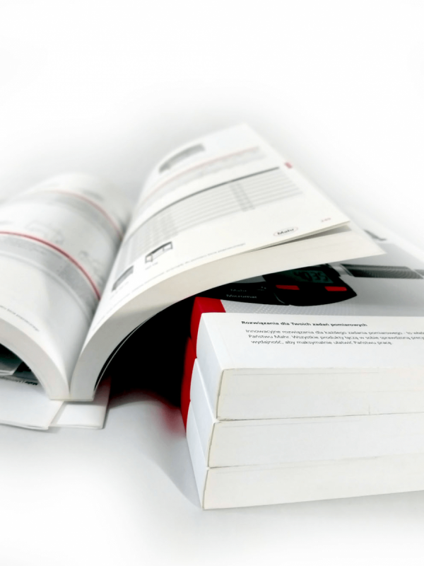 katalog 210 x 210 mm, druk pełnokolorowy obustronny 4+4, na papierze kredowym, kreda 130 g, 16 str., 40 sztuk