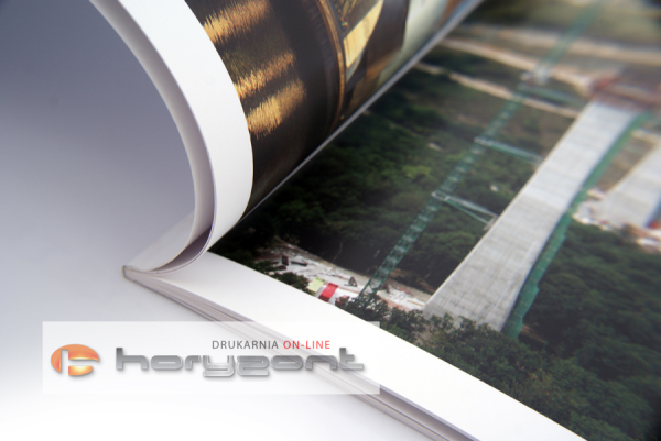 katalog A6, druk pełnokolorowy 4+4, na papierze kredowym, okładka - kreda 350g + środki 170 g, 16 stron - 250 sztuk
