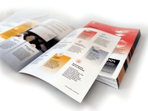 katalog 210 x 210 mm, druk pełnokolorowy obustronny 4+4, na papierze kredowym: okładka 250 g foliowana + środki 130 g, 12 str., 20 sztuk