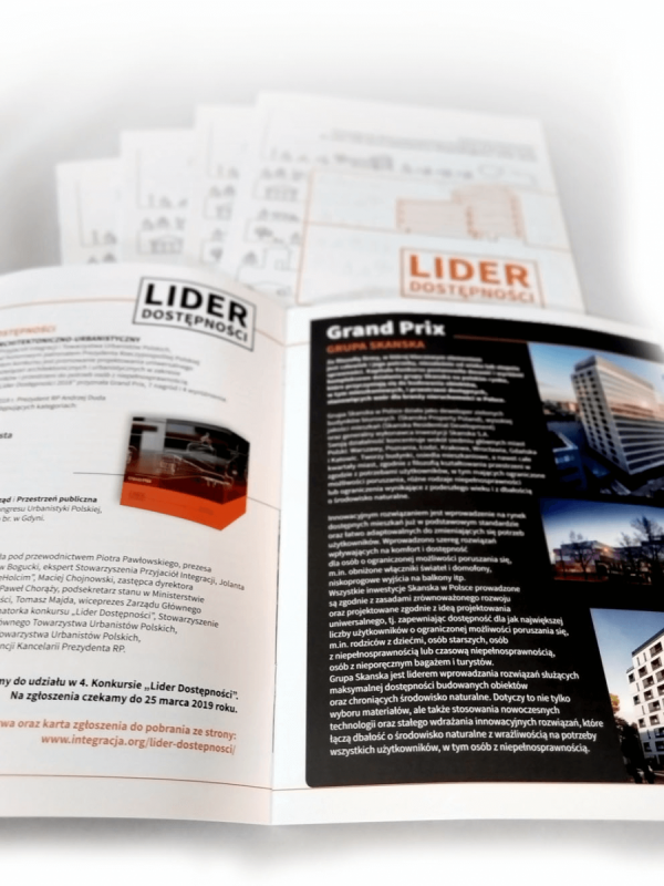 katalog A6, druk pełnokolorowy obustronny 4+4, na papierze kredowym, kreda 130 g, 8 str., 400 sztuk