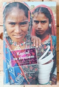 Claire i Mia Fontaine • Kąpiel ze słoniem