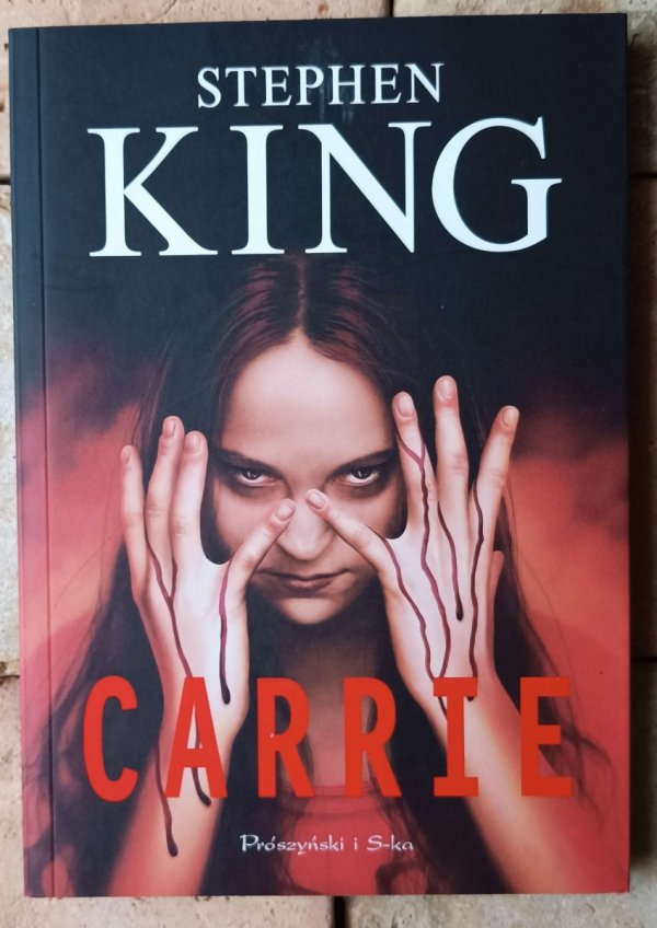 Stephen King Carrie  - okładka