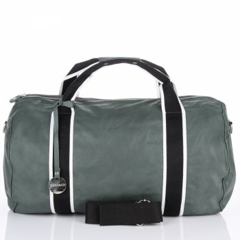 Hľadáte tašku, ktorá je ideálna na krátke výlety? Ak áno, máme pre vás skvelú ponuku! Táto všestranná cestovná taška od taliansk