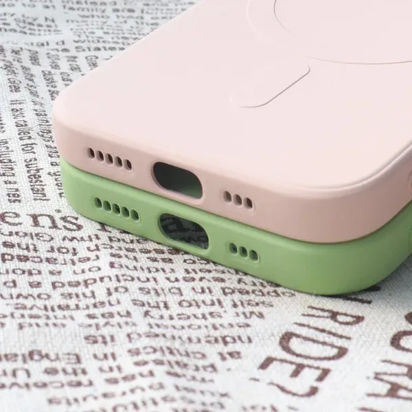 Silikonowe magnetyczne etui iPhone 13 Pro Silicone Case Magsafe - różowe