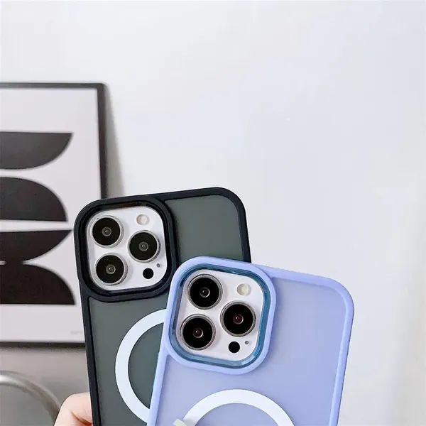 Magnetyczne etui z MagSafe Color Matte Case do iPhone 14 Plus - fioletowe