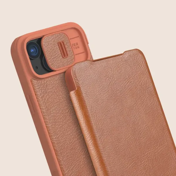 Skórzane etui z klapką osłoną aparatu do iPhone 15 Pro Max Nillkin Qin Pro Leather - brązowe