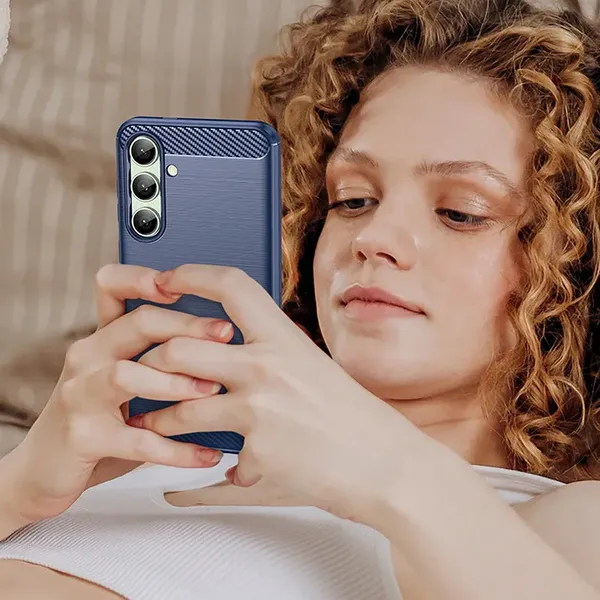 Etui silikonowe Carbon Case do Samsung Galaxy S24 FE - niebieskie