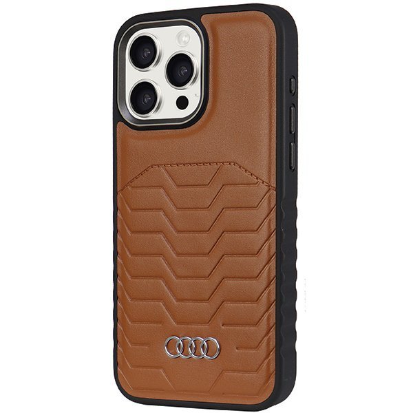 Audi Synthetic Leather MagSafe iPhone 15 Pro Max 6.7&quot; brązowy/brown hardcase AU-TPUPCMIP15PM-GT/D3-BN