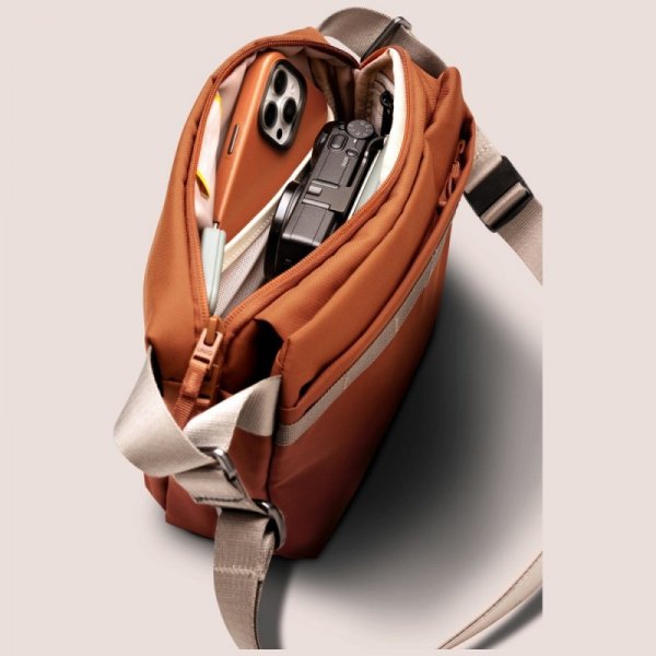 Torba Crossbody UNIQ Denver 5L czarny