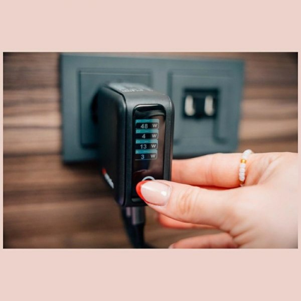 Ładowarka sieciowa Verbatim Mini GaN     140W 3xUSB-C PD/1x USB-A QC adapter UE/UK/USA czarny 30240