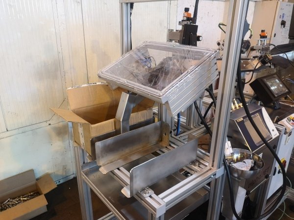 Inkjet application for metal parts marking