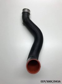Rura silikonowa prawa intercooler - przepustnica 4861690AD 300c 2005-2010 BTS 
