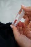 Gumka ze stoperem wszyte w prześcieradło kosmetyczne