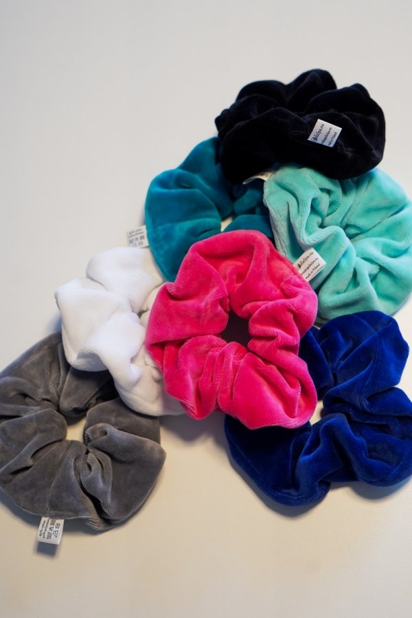 Gumki scrunchie do włosów welurowe