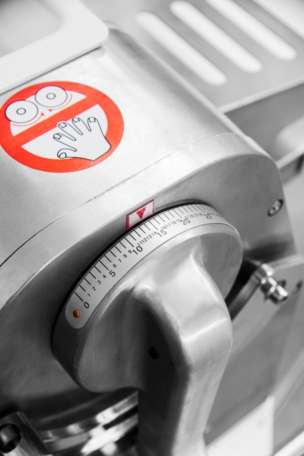 Wałkowarka piekarnicza do ciasta RQSJ-520 | 520 mm | 0,75 kW | 2050x870x1225 mm