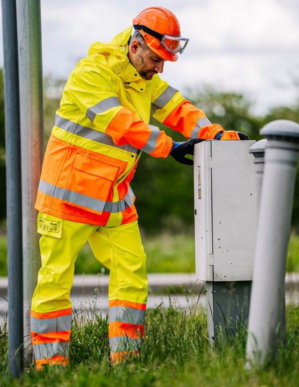 ANTISTATISCHE SCHWERANZÜNDBARE WASSERSCHUTZJACKE MODELL 500/A