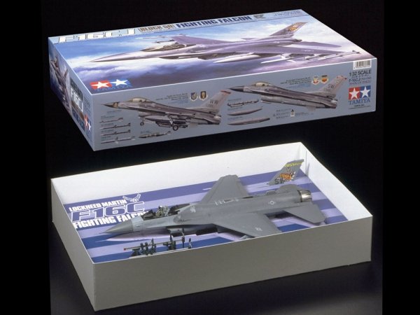 Tamiya 60315 F-16CJ Fighting Falcon 1/32