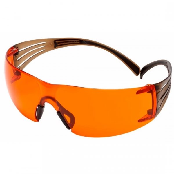 Okulary ochronne 3M SecureFit 400, czarno/brązowe oprawki, powłoka odporna na zaparowanie/zarysowanie Scotchgard (K i N), pomarańczowe soczewki, SF406SGAF-BLA-EU