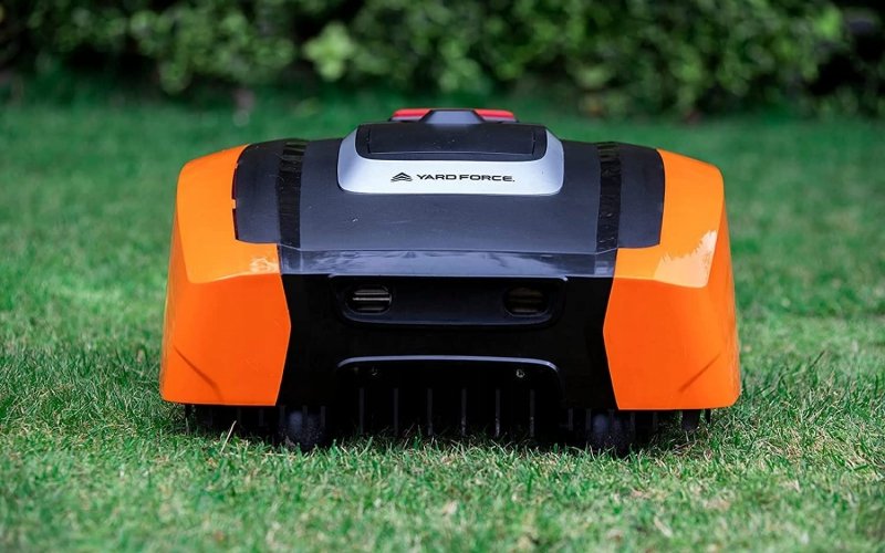 Robot koszący kosiarka automatyczna 260m2 Bluetooth + akcesoria YARD FORCE