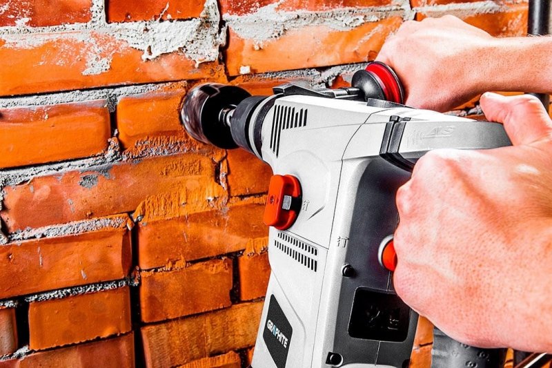 MŁOT UDAROWY OBROTOWY 900W 4,2J 3-FUNKCJE GRAPHITE