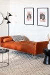 3-osobowa sofa do salonu rozkładana z funkcją spania z aksamitu kolor Óxido na metalowych nóżkach