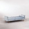 3-osobowa sofa do salonu rozkładana z funkcją spania z białego aksamitu na metalowych nóżkach