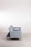 3-osobowa sofa do salonu rozkładana z funkcją spania z aksamitu kolor dusk blue na metalowych nóżkach