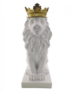 Urocza figurka lwa w złotej koronie 