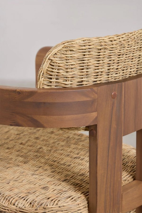 Krzesło ogrodowe z rattanu PE i drewna akacjowego – widok z boku