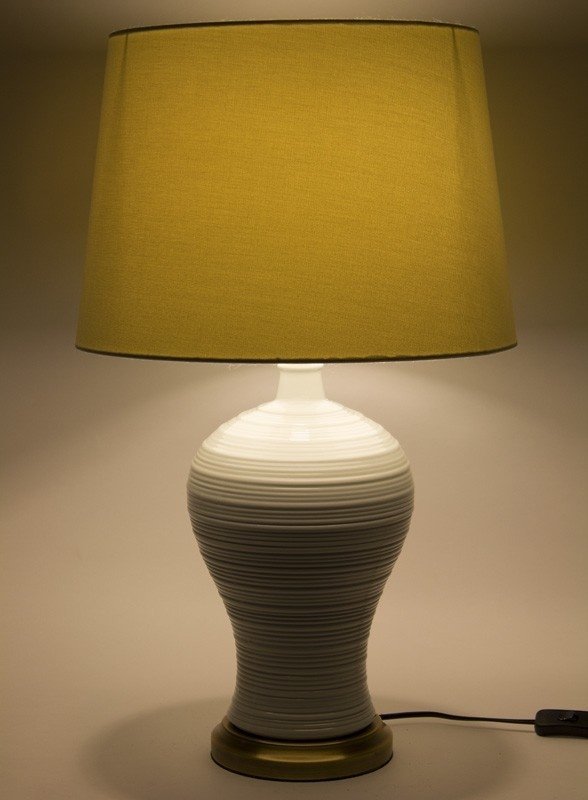 Lampa z abażurem