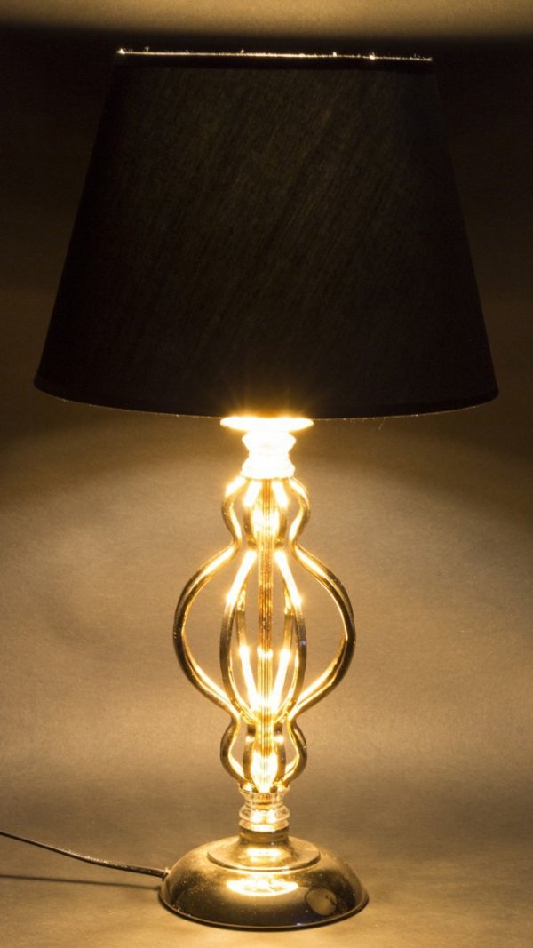 Oryginalna lampa złota z czarnym abażurem