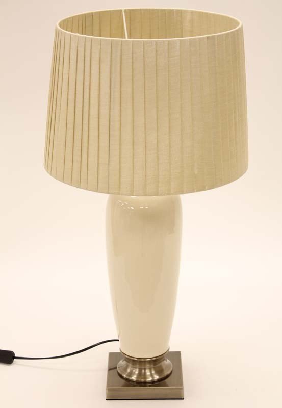 Stojąca lampa stołowa z ceramiki wysoka 72 cm z abażurem